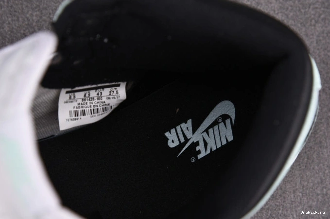 One Kick 861428-100 Igloo High Retro 1 Jordan 0810